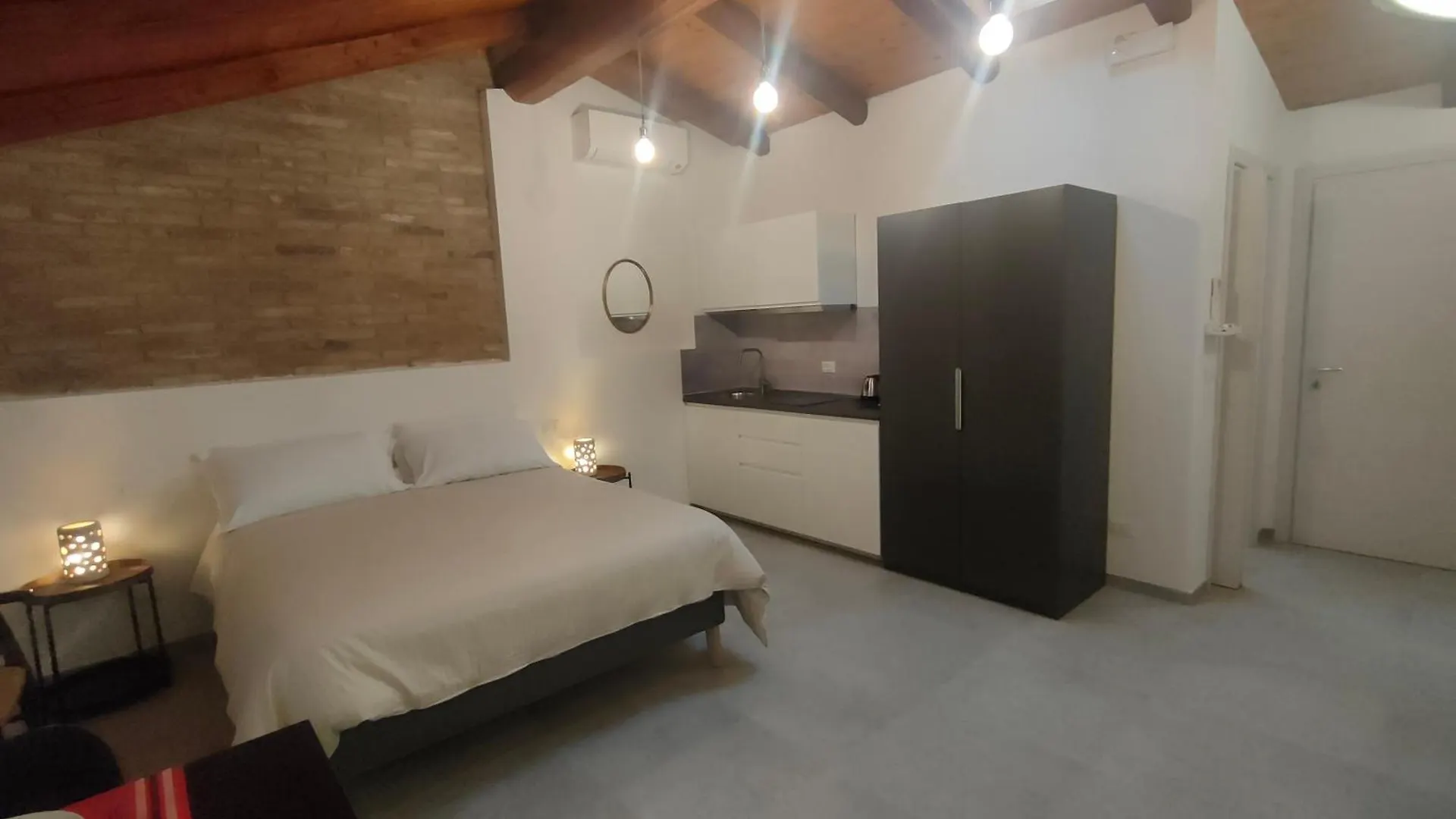 La Torre Di Longara Bed & Breakfast Calderara di Reno Italy
